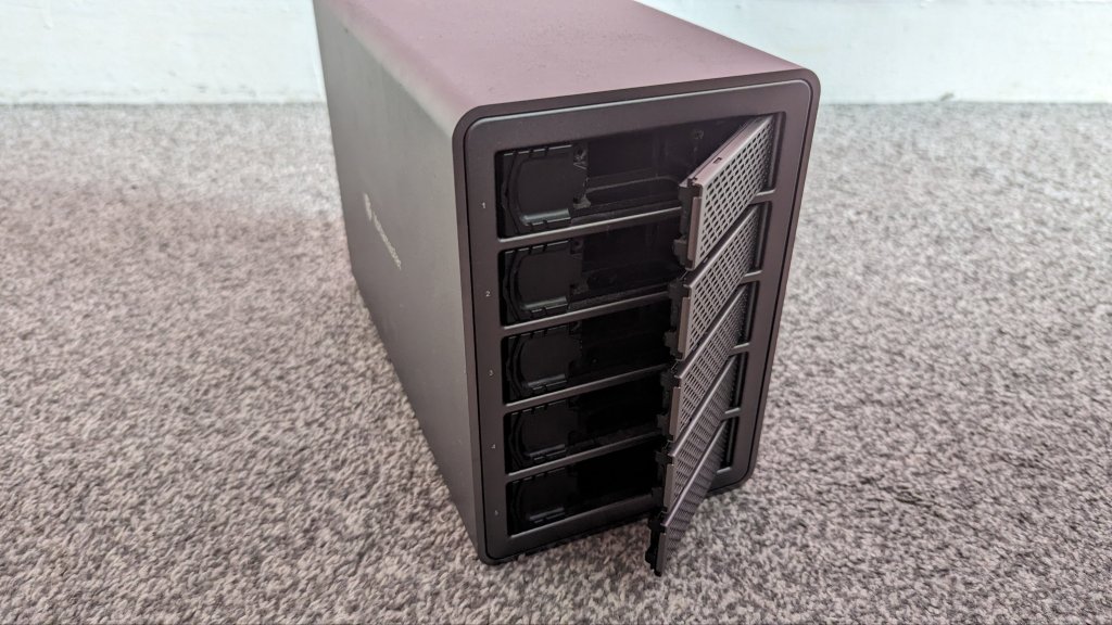 Yottamaster 5 Bay Hard Drive&nbsp;Enclosure